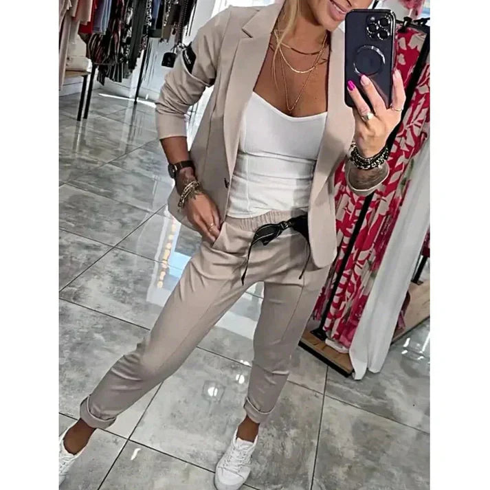 Nora| Komfortabel blazer og bukse i 2-delt sett for damer